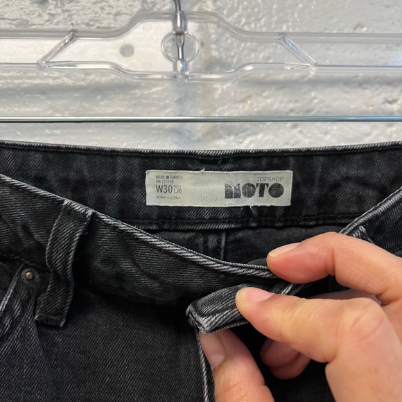 Topshop Moto Black Denim Jamie Jeans with Tassle Hem Sz. 30 - Picture 6 of 12